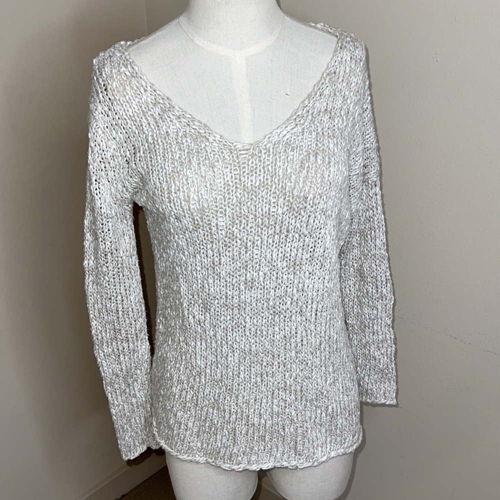 EUC Talula v-neck Sweater Small